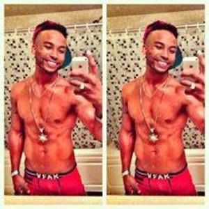 Meet your Posher, Dee